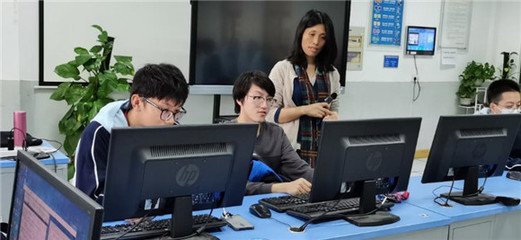 从心出发，助推成长——黄斌华计算机网络技术名师培育工作室网络技术服务纪实